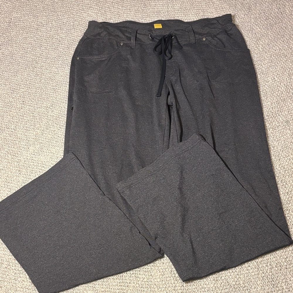 Cabela’s Women’s Charcoal Gray Performance Stretch Hiking Lounge Pants
